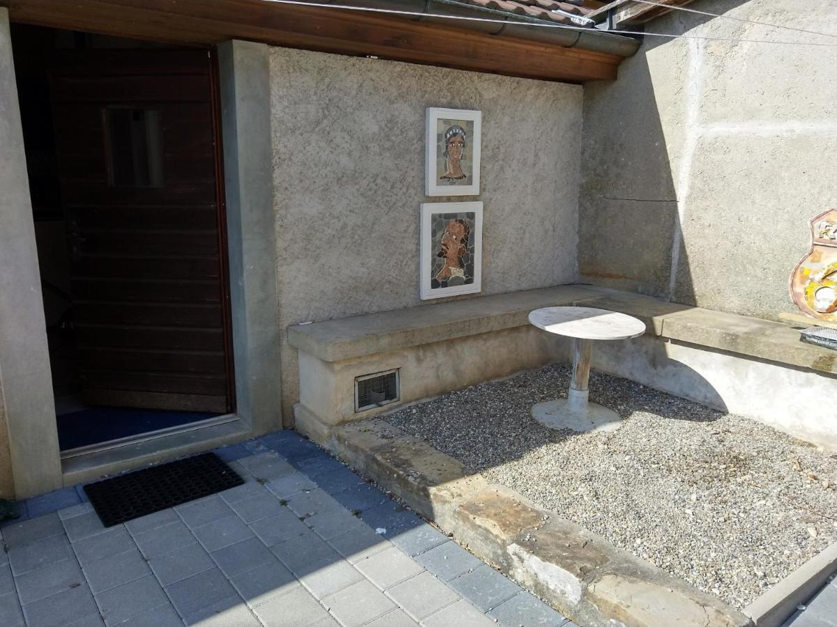 Charmante maison indépendante au coeur du Lavaux, Cully, cuisine, WiFi Esterno foto